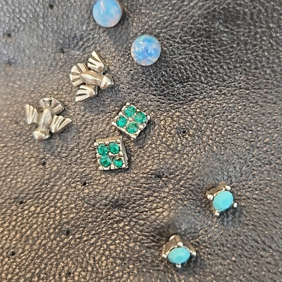 5 Pair of Silvertone, Teal & Green Pierced Earrings - Picture 5 of 7